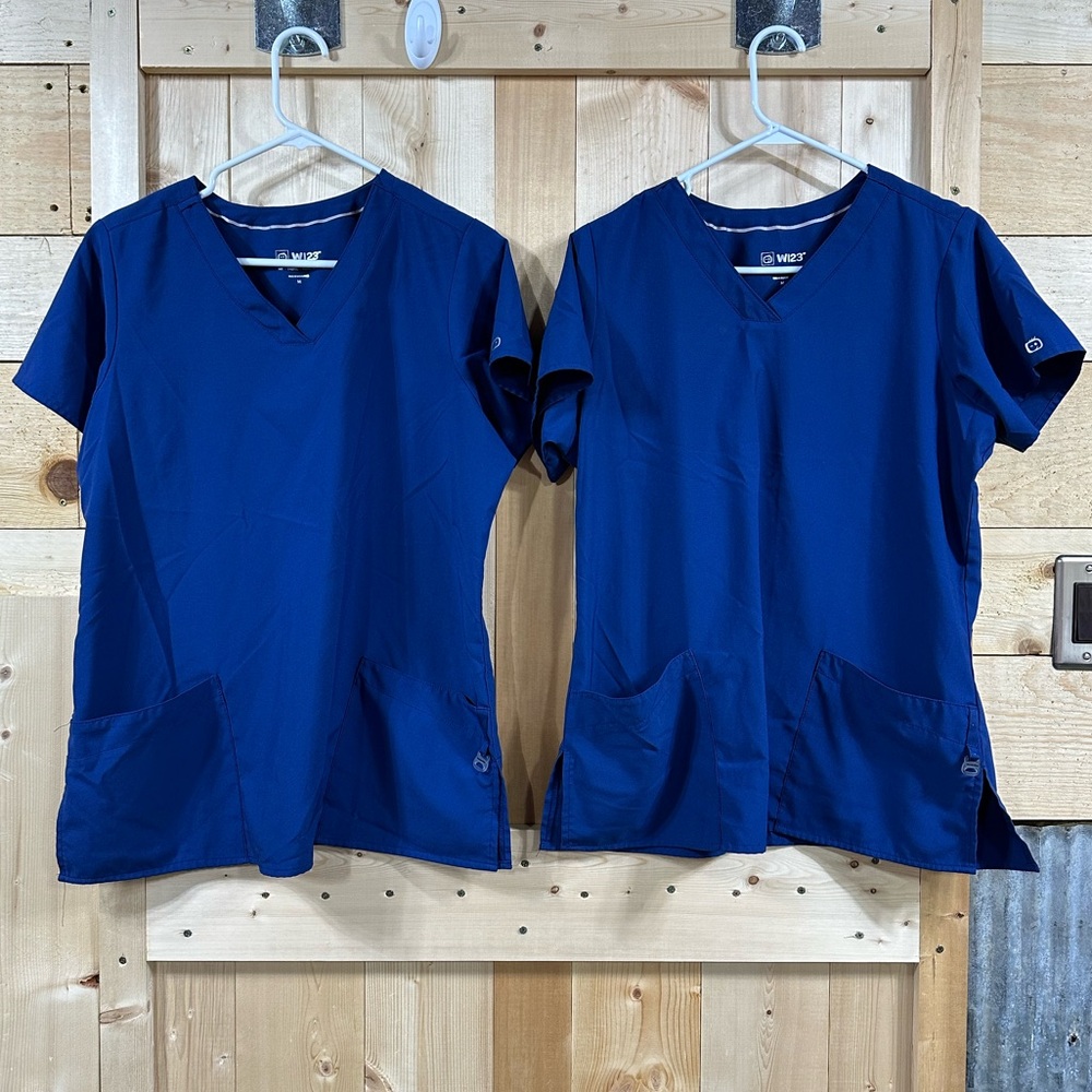 WonderWink “W123” Navy Blue Scrub Tops Women’s Medium Bundle of 2